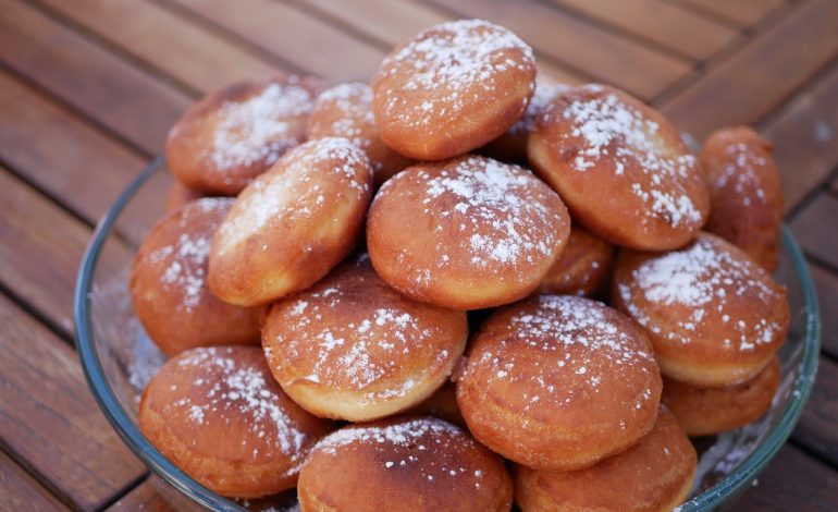Rețete de gogoși pufoase și delicioase: gogoși simple, gogoși cu gem, gogoși cu ciocolată și altele