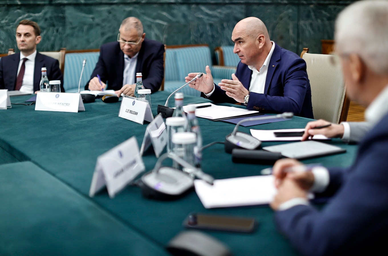 Guvernul anunță măsuri pentru reducerea cheltuielilor și eficientizarea administrației
