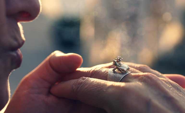 De ce visezi foști parteneri