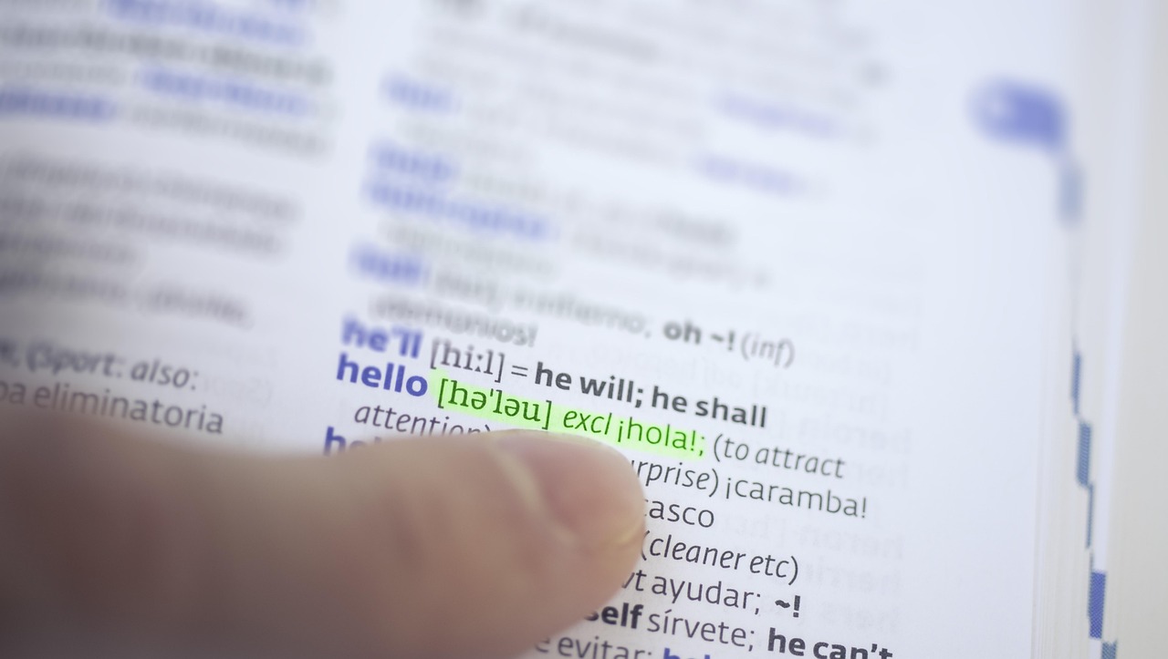 Cum se scrie corect: bineînțeles sau bine înțeles?