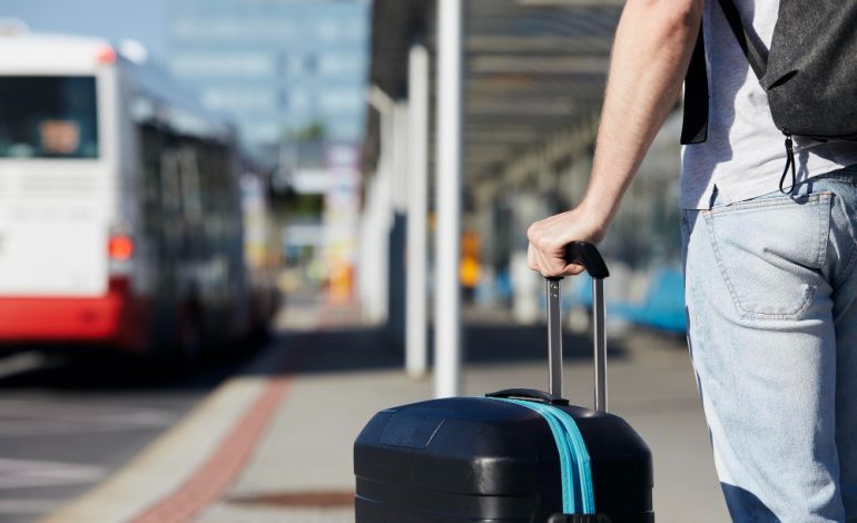 transport de la Aeroportul Iași